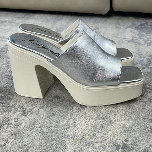 NIB Free People Zoe Platform Metallic Silver Chunky Slide Sandals Sz 39.5 - Picture 9 of 16